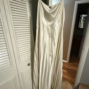 Elegant Cream Abercrombie Gown